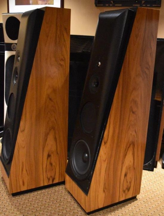 thiel cs 3.6 3 way floorstanding speakers pre owned trade in used