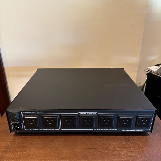audioquest niagara 3000 power conditioner pre owned trade in used