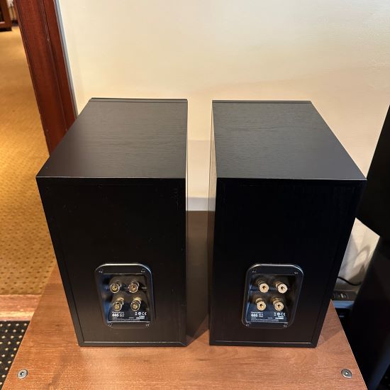 bowers and wilkins b&w 685 s2 bookshelf speakers used pre owned trade in